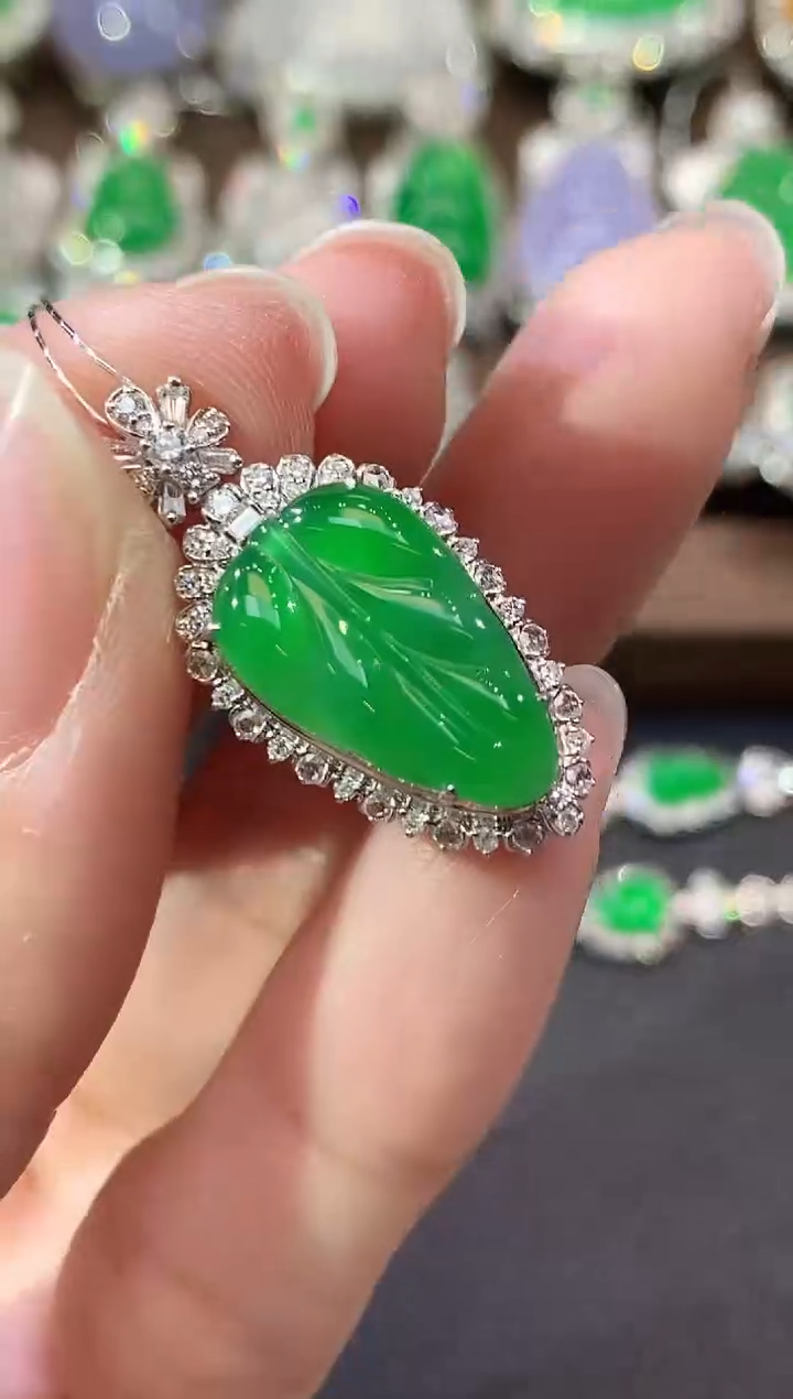 吊坠(不含链)18K金镶嵌翡翠C16