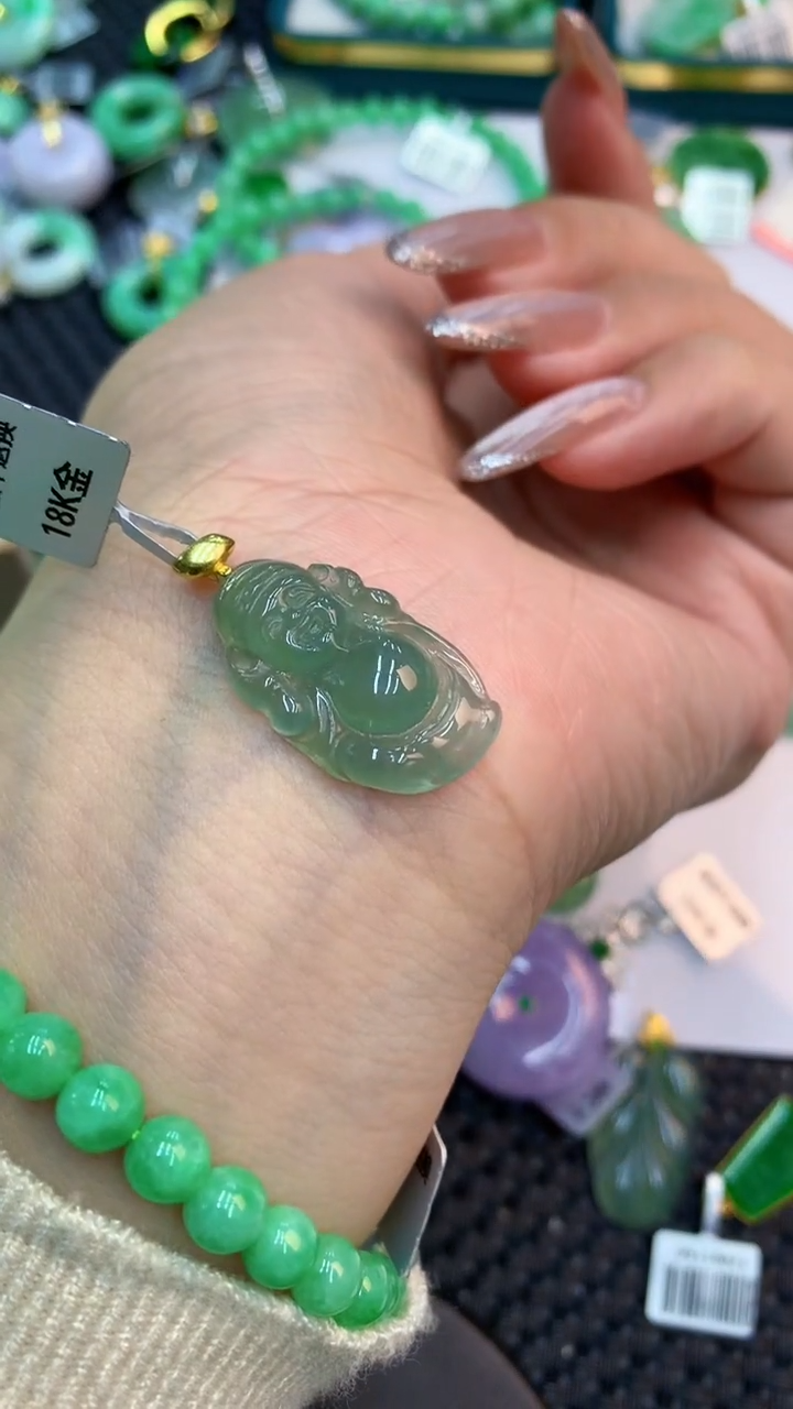 颈饰18K金镶嵌翡翠1