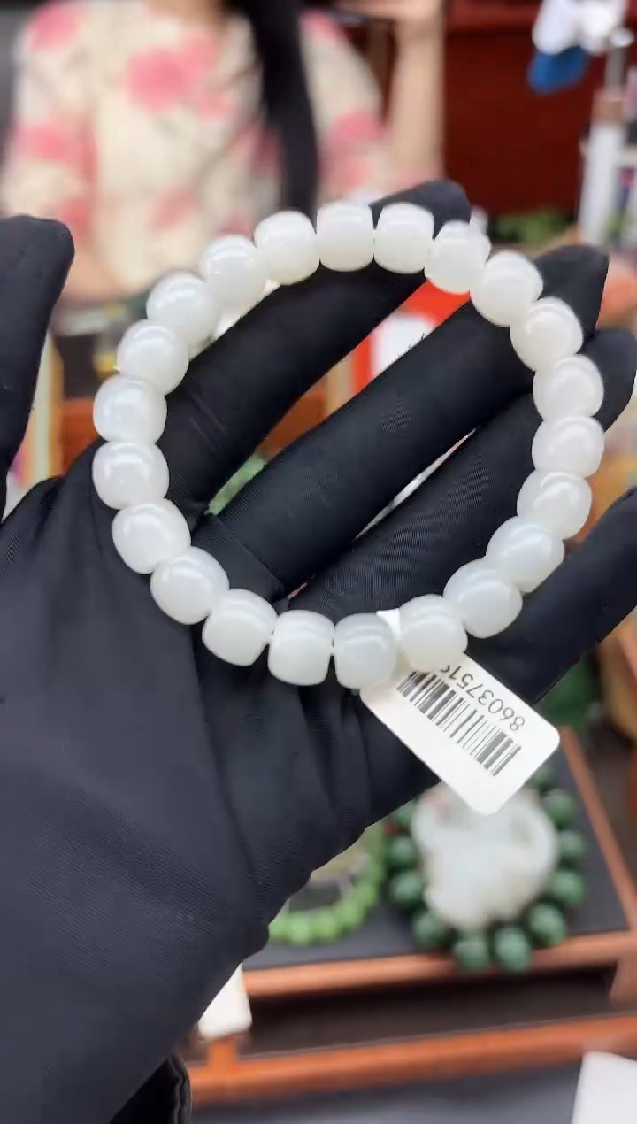 未镶嵌手串和田玉董小姐推荐 多样性发货 拍一发一hs10