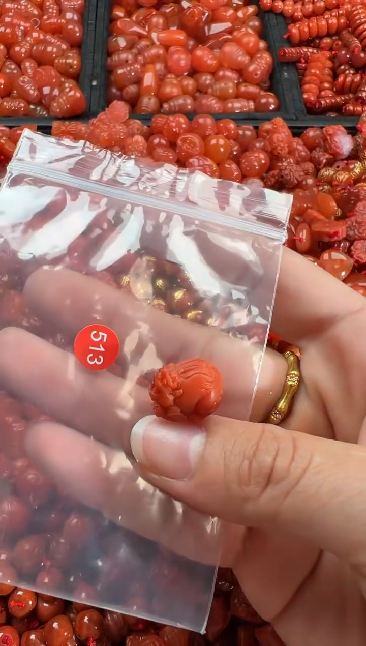 【闪购商品】南红玛瑙颈饰未镶嵌1