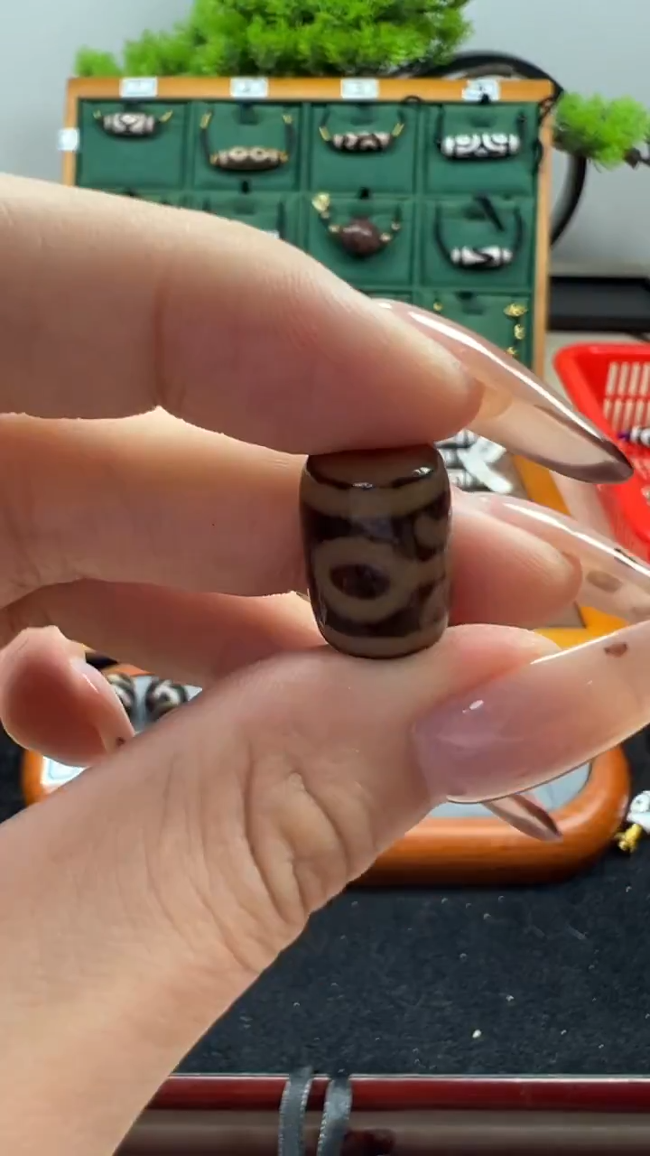 玛瑙/玉髓（覆膜）颈饰未镶嵌179.（微瑕）