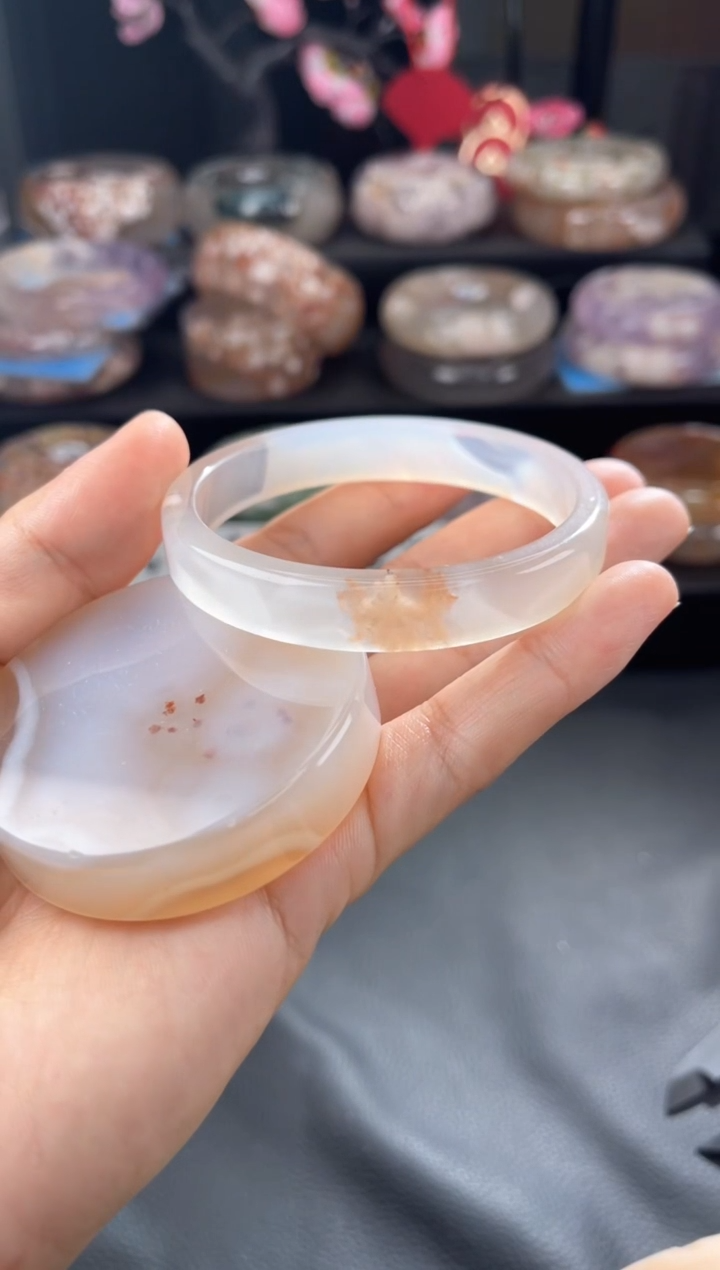 【闪购商品】石英质玉手镯未镶嵌57