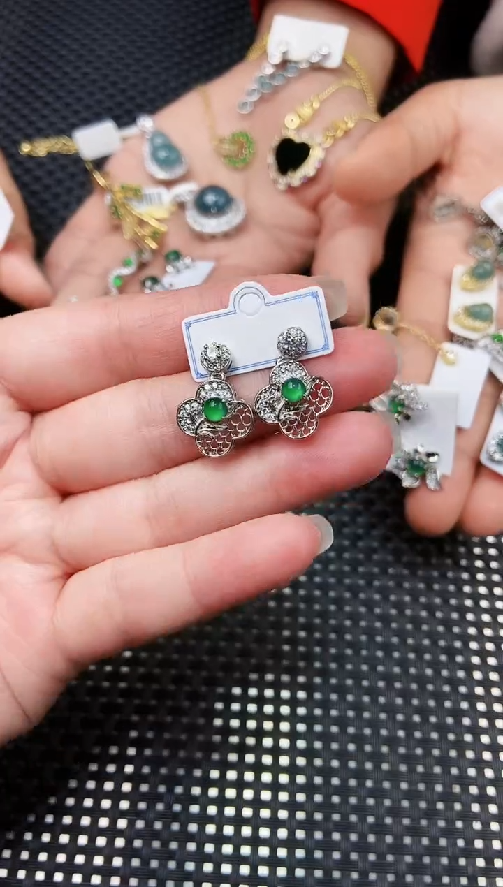 【闪购商品】翡翠耳饰未镶嵌111111111