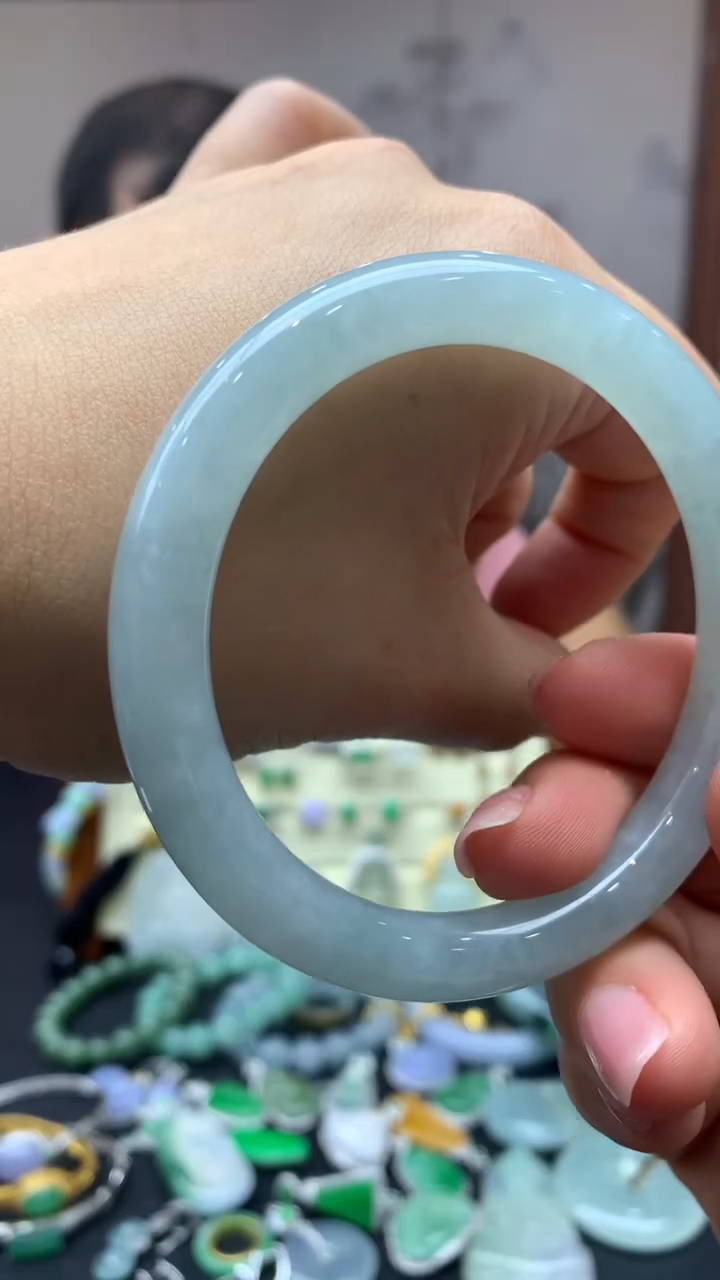 【闪购商品】翡翠手镯未镶嵌18-天然翡翠