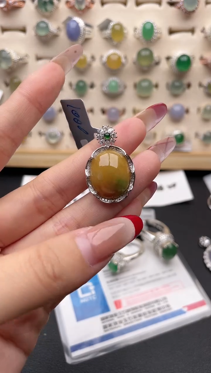 【闪购商品】翡翠吊坠(赠链)银S925镶嵌一物一证一礼盒