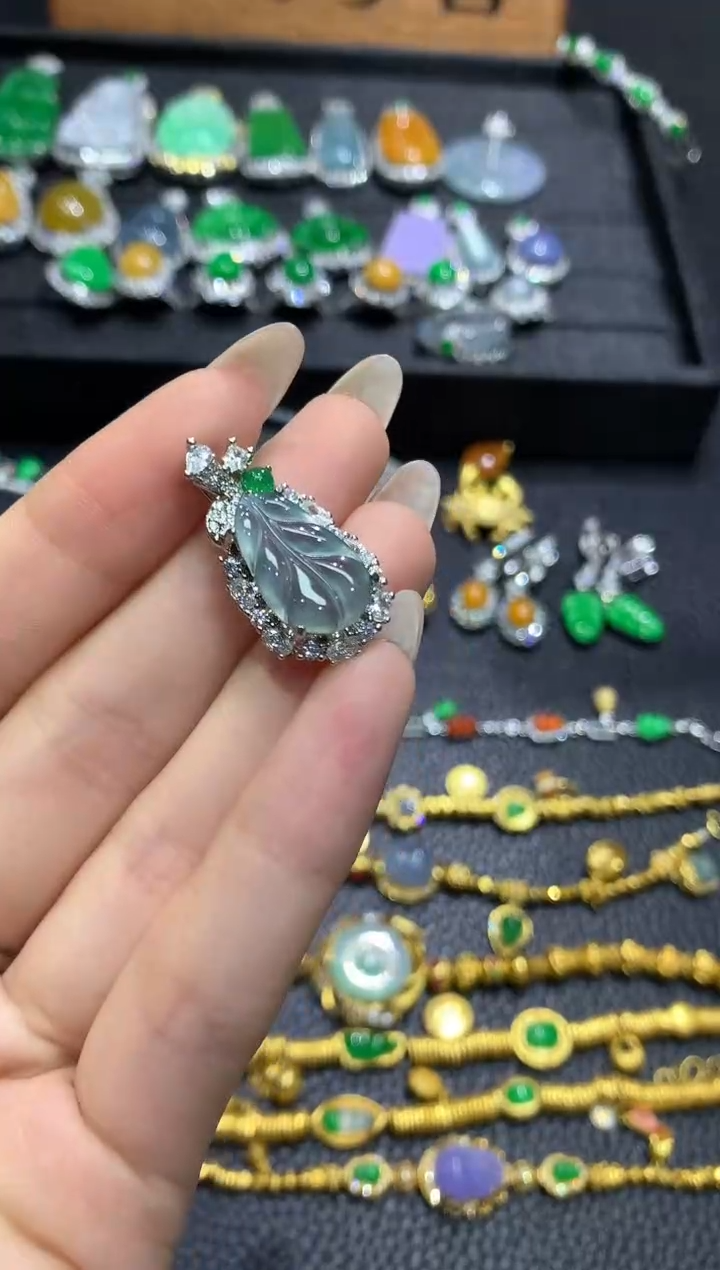 翡翠未镶嵌吊坠(不含链)4不含链随机发货1件