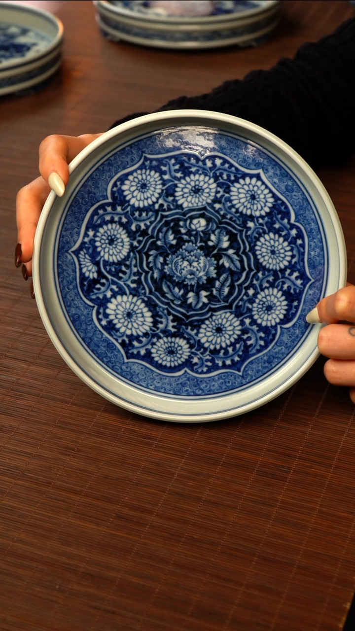 【闪购商品】杯元黛工坊蓝地菊花三足小壶承