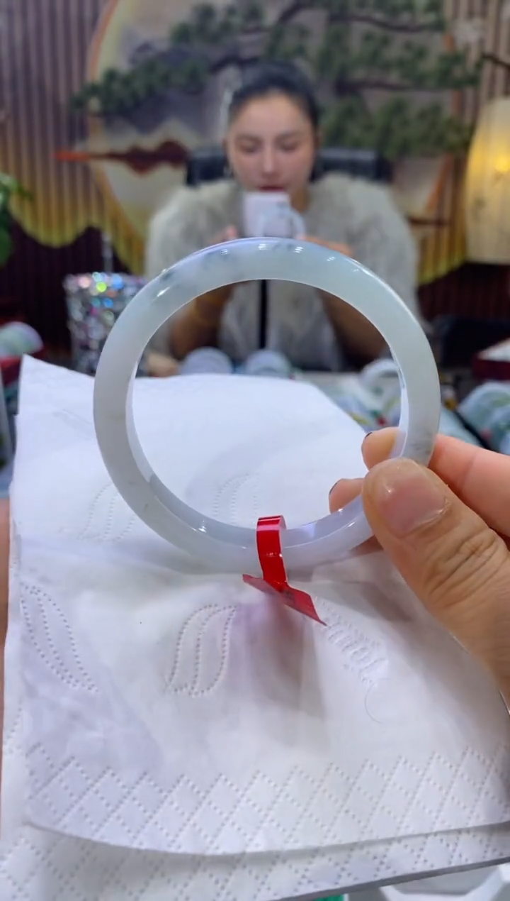 【闪购商品】翡翠手镯未镶嵌多人004534