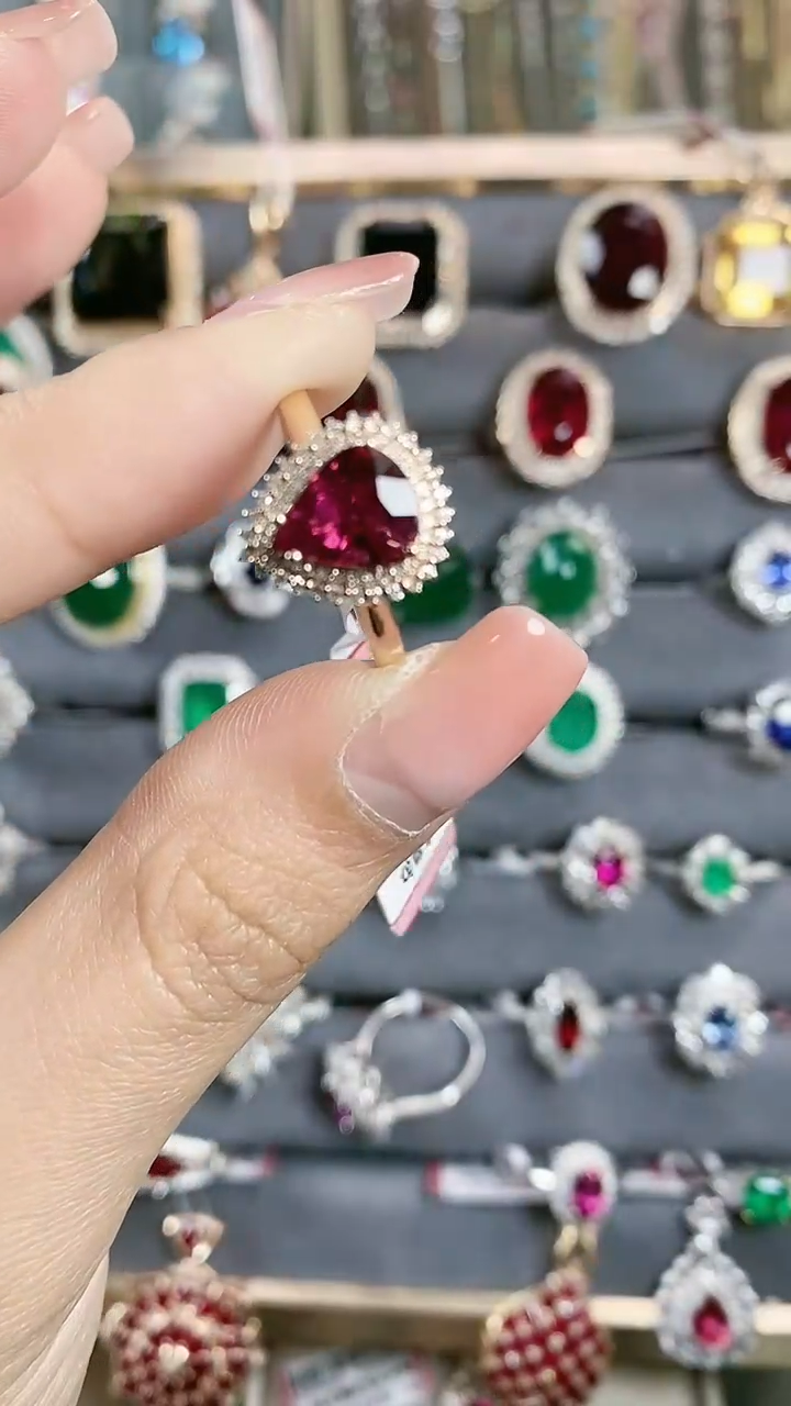 【闪购商品】碧玺戒指18K金镶嵌18K金镶嵌碧玺戒指