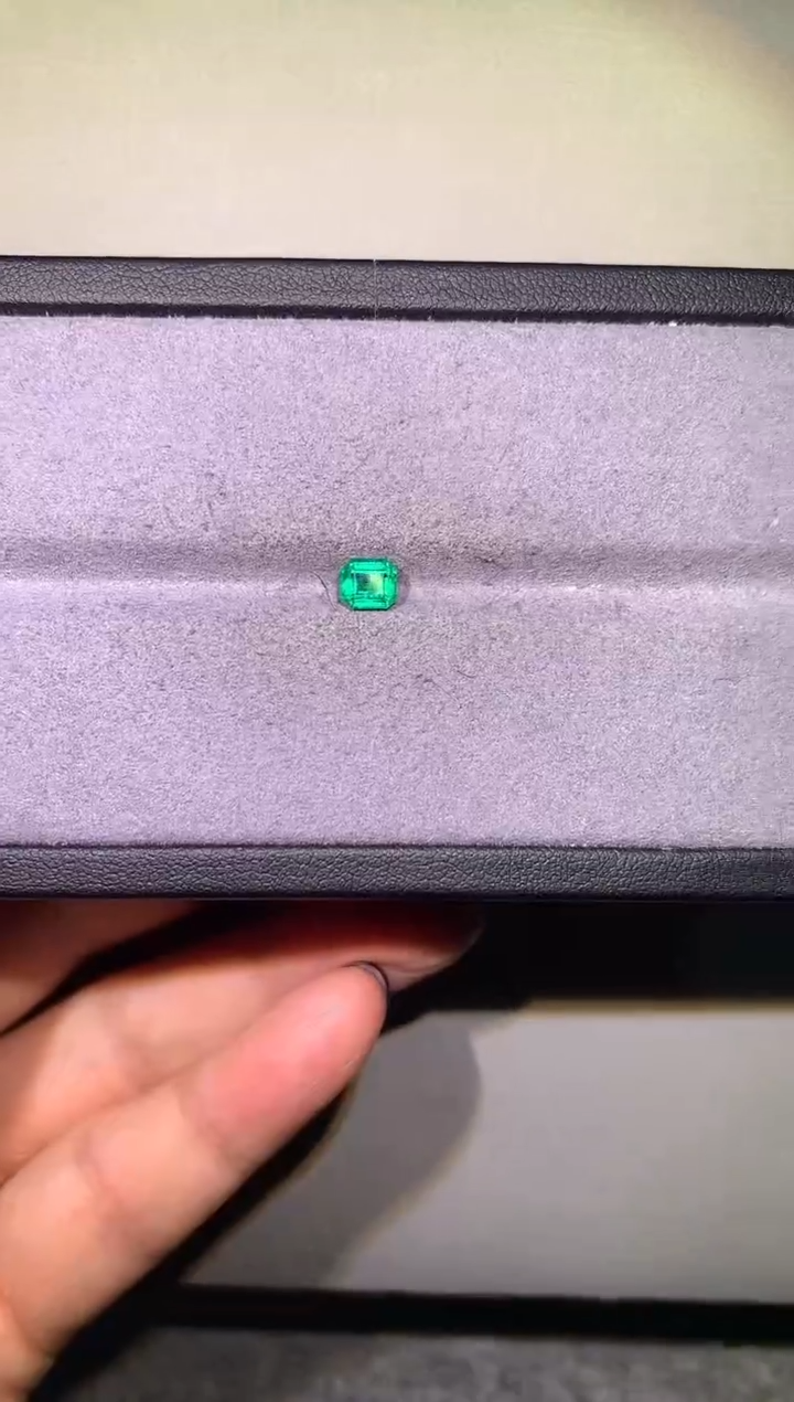 【闪购商品】祖母绿裸石未镶嵌0.77ct情人节小精品A159