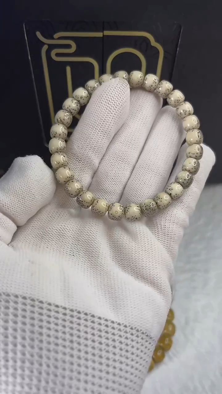 手串星月菩提小驼包8x7.e028