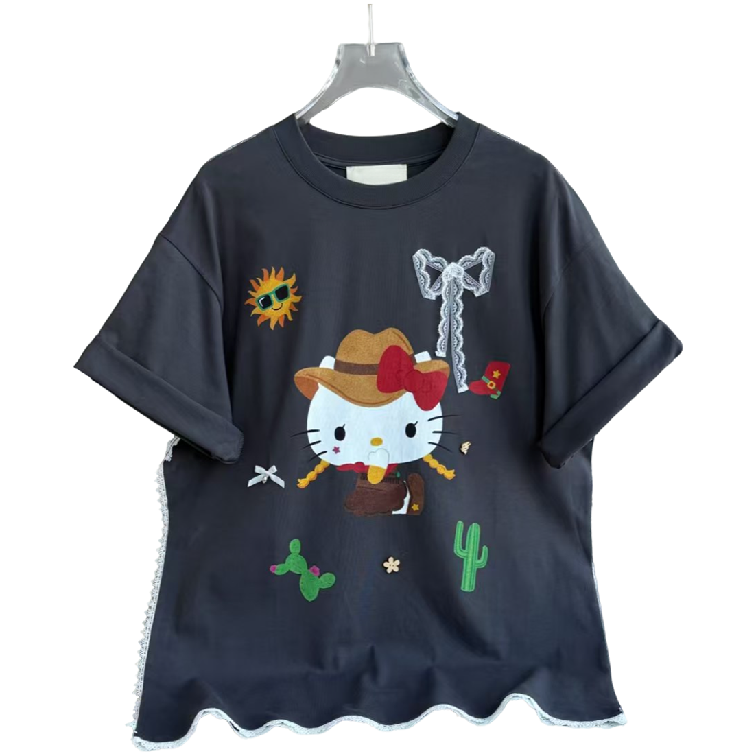 BLX--8168（深圳南油）新款设计师款蕾丝拼接蝴蝶结KT印花上衣