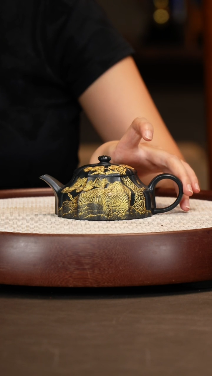 茶壶紫砂【邵忠源】筋纹静乐200c+荷花画