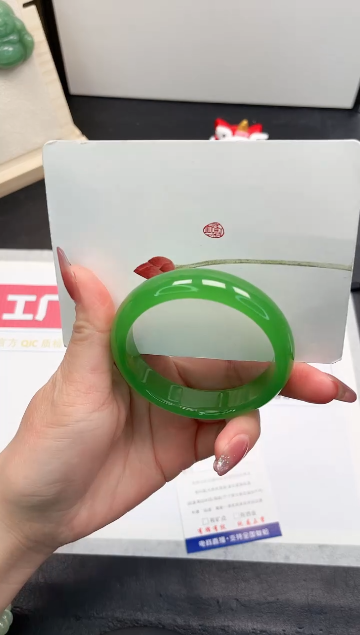 【闪购商品】石英质玉手镯未镶嵌30-56.4