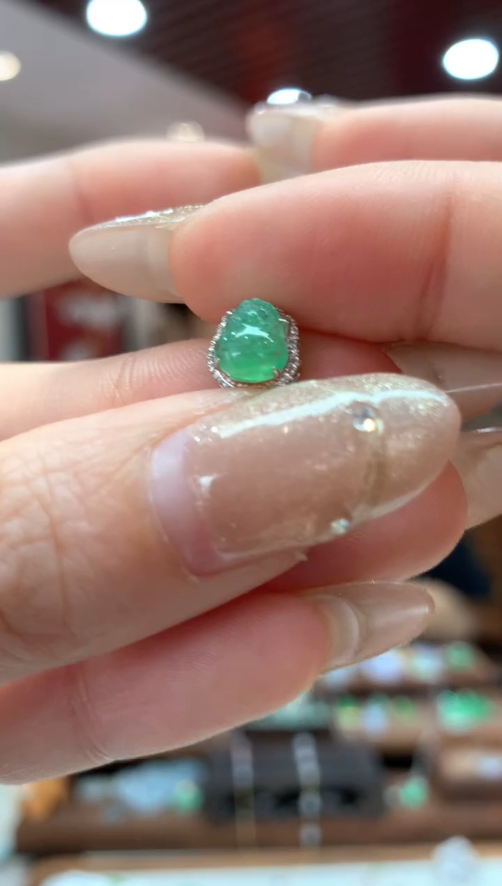 【闪购商品】翡翠吊坠(不含链)18K金镶嵌貔貅