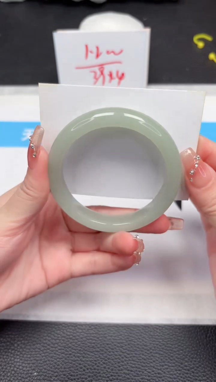 【闪购商品】石英质玉手镯未镶嵌210-60