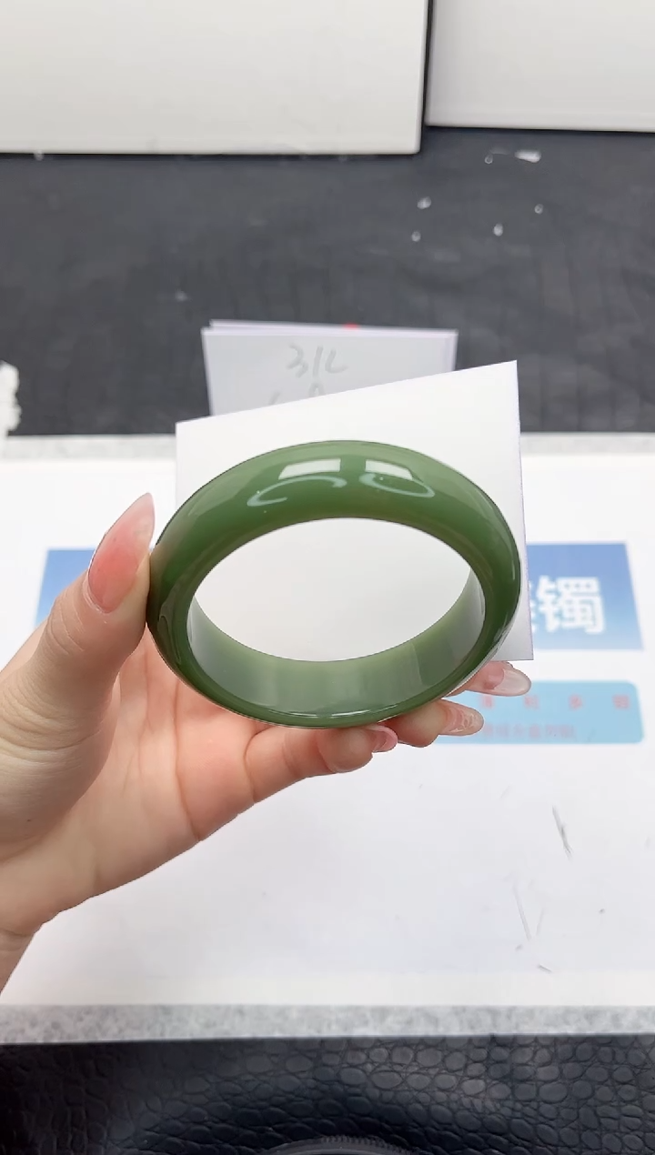 【闪购商品】石英质玉手镯未镶嵌28-56.4