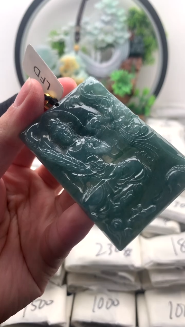 【闪购商品】翡翠颈饰未镶嵌虚空藏