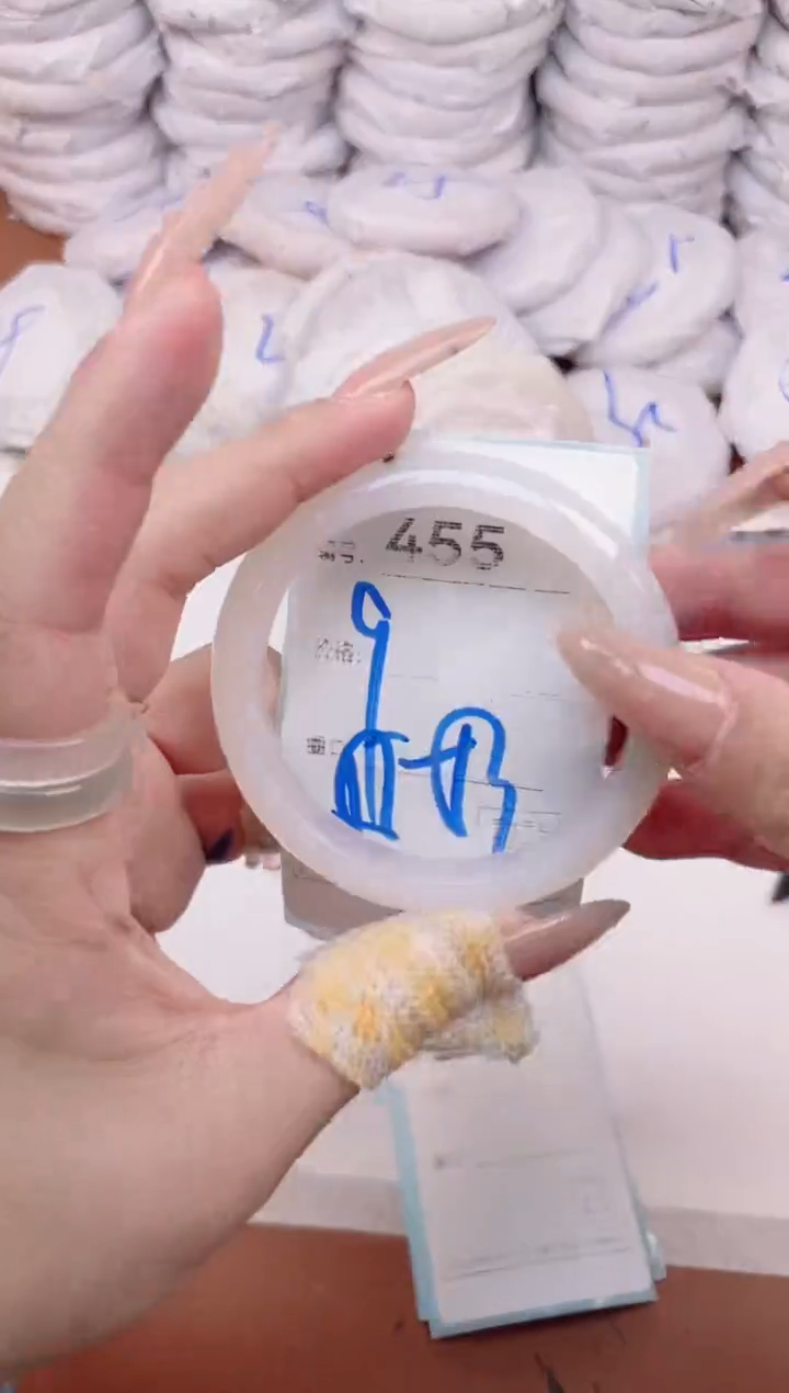 玛瑙/玉髓手镯未镶嵌455