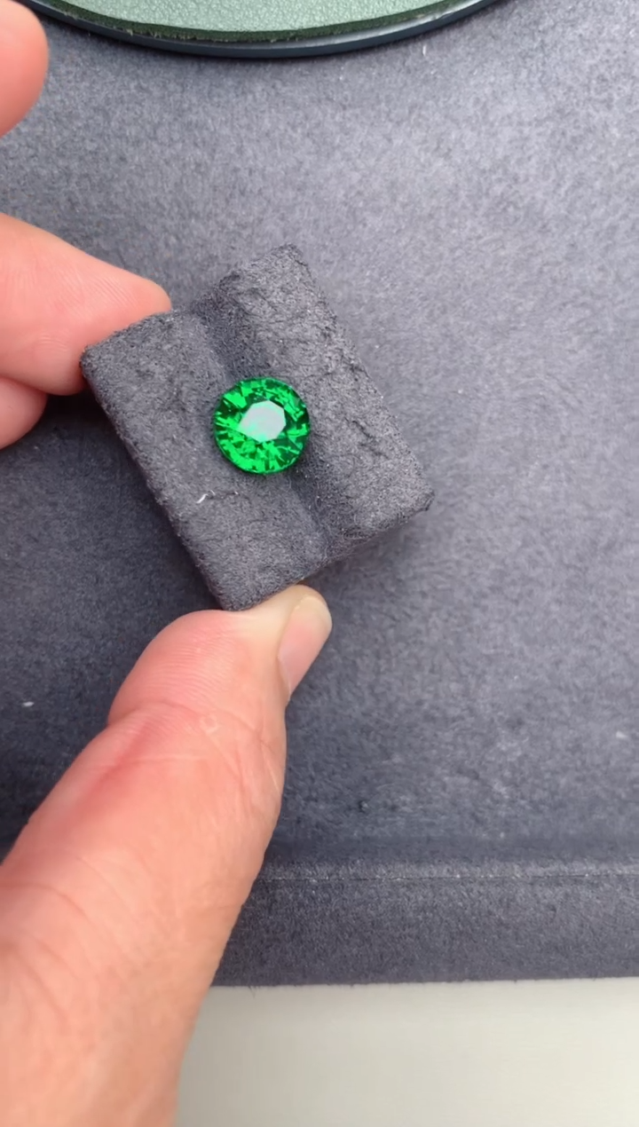 石榴石（沙弗莱）裸石未镶嵌4ct沙弗莱  0004