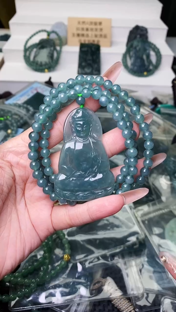 颈饰未镶嵌翡翠 