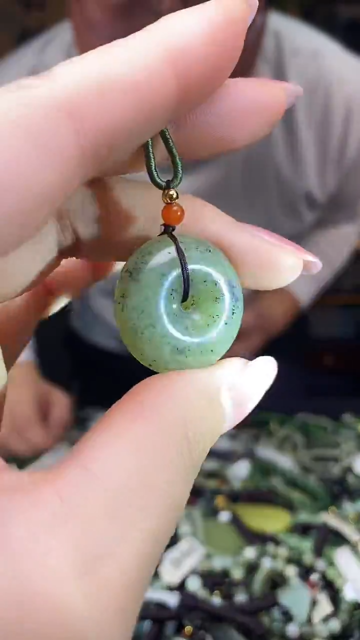 颈饰未镶嵌和田玉多样性发货，拍一发一