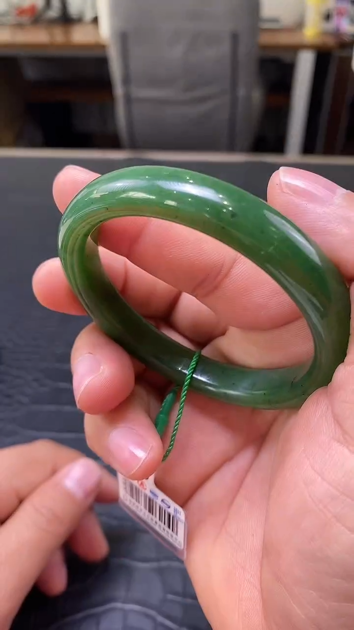 【闪购商品】和田玉碧玉手镯未镶嵌一个