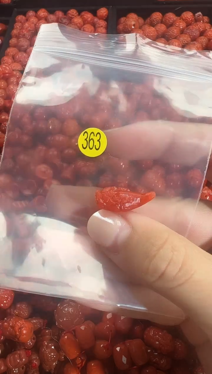 颈饰未镶嵌南红玛瑙1