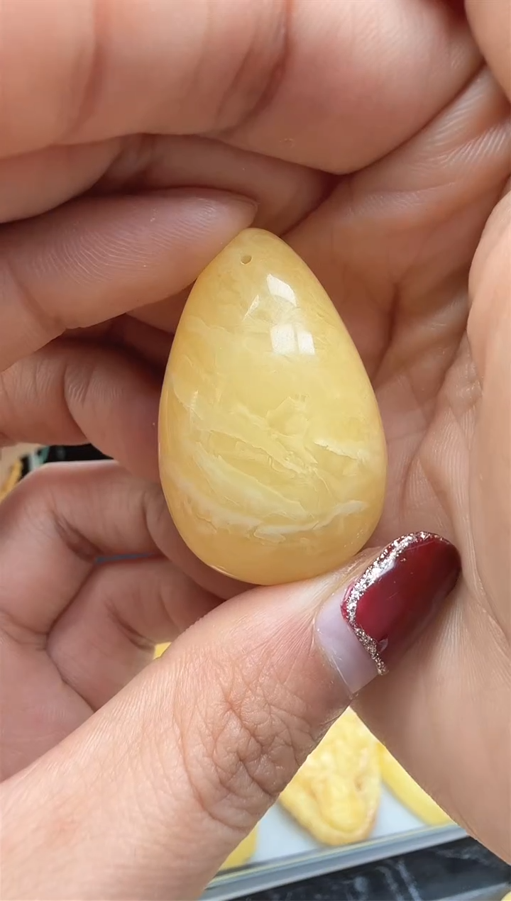 【闪购商品】琥珀裸石未镶嵌挂坠