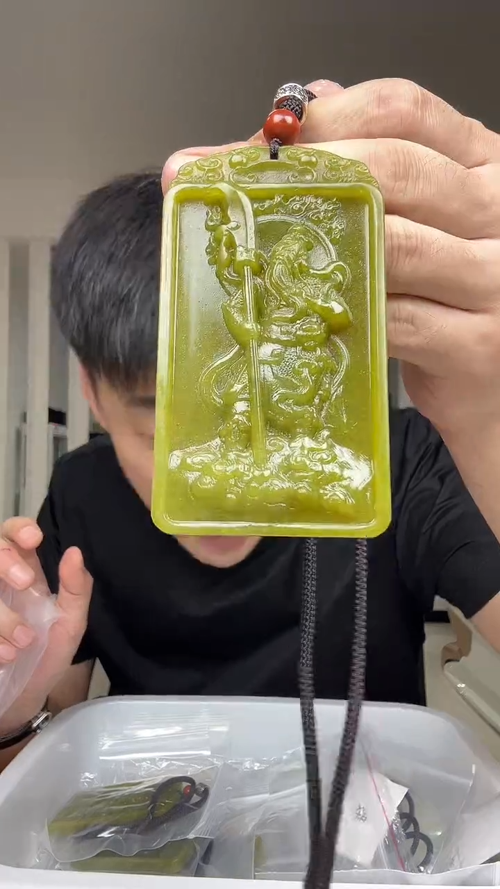 未镶嵌蛇纹石玉其它多样性发货一件