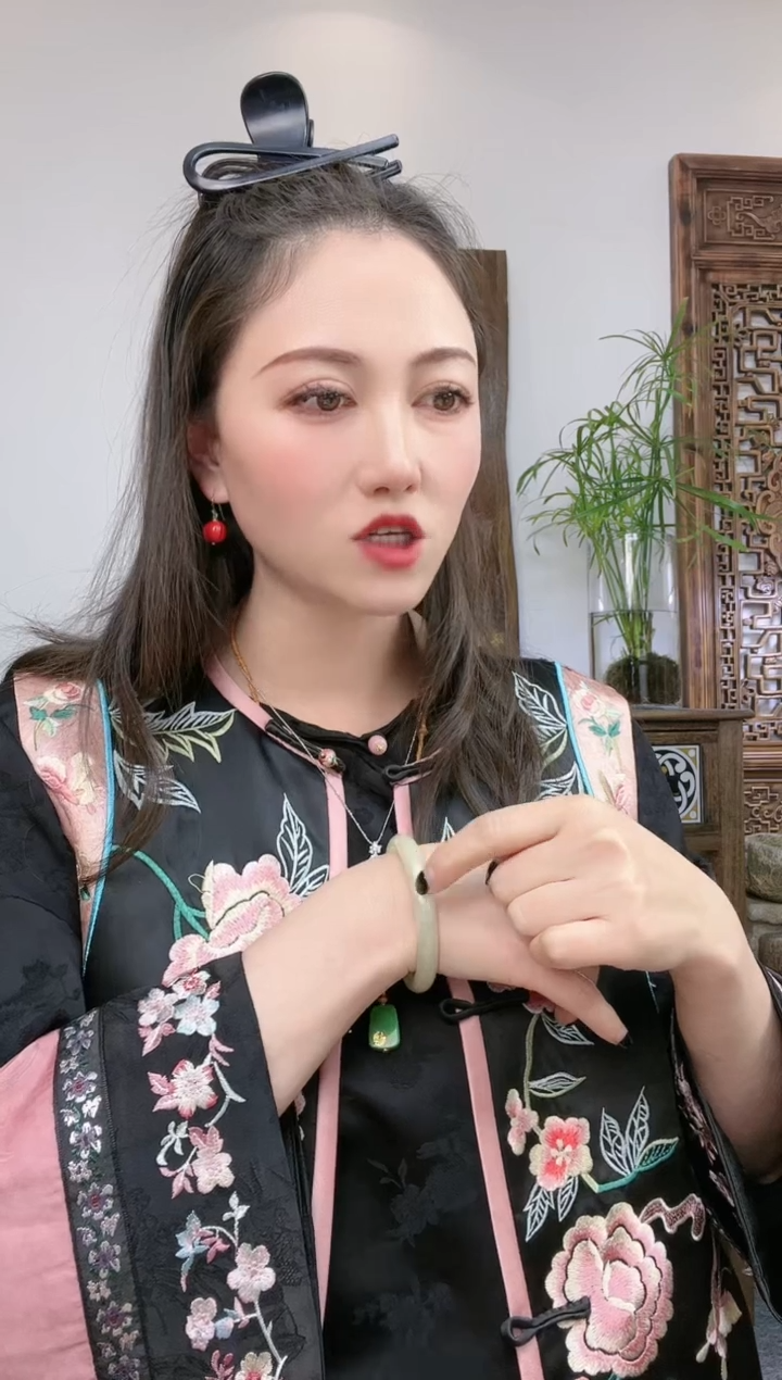 【闪购商品】和田玉手镯未镶嵌手镯小棉57-58