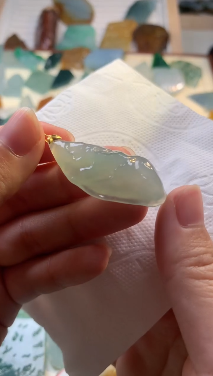 【闪购商品】翡翠颈饰18K金镶嵌吊坠