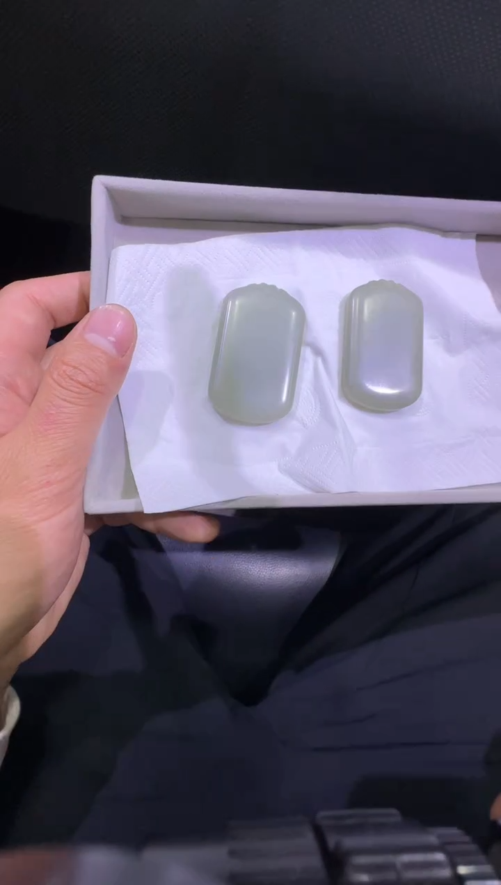 吊坠(不含链)未镶嵌和田玉近矿青白玉无事牌多样性发货（产地直发）