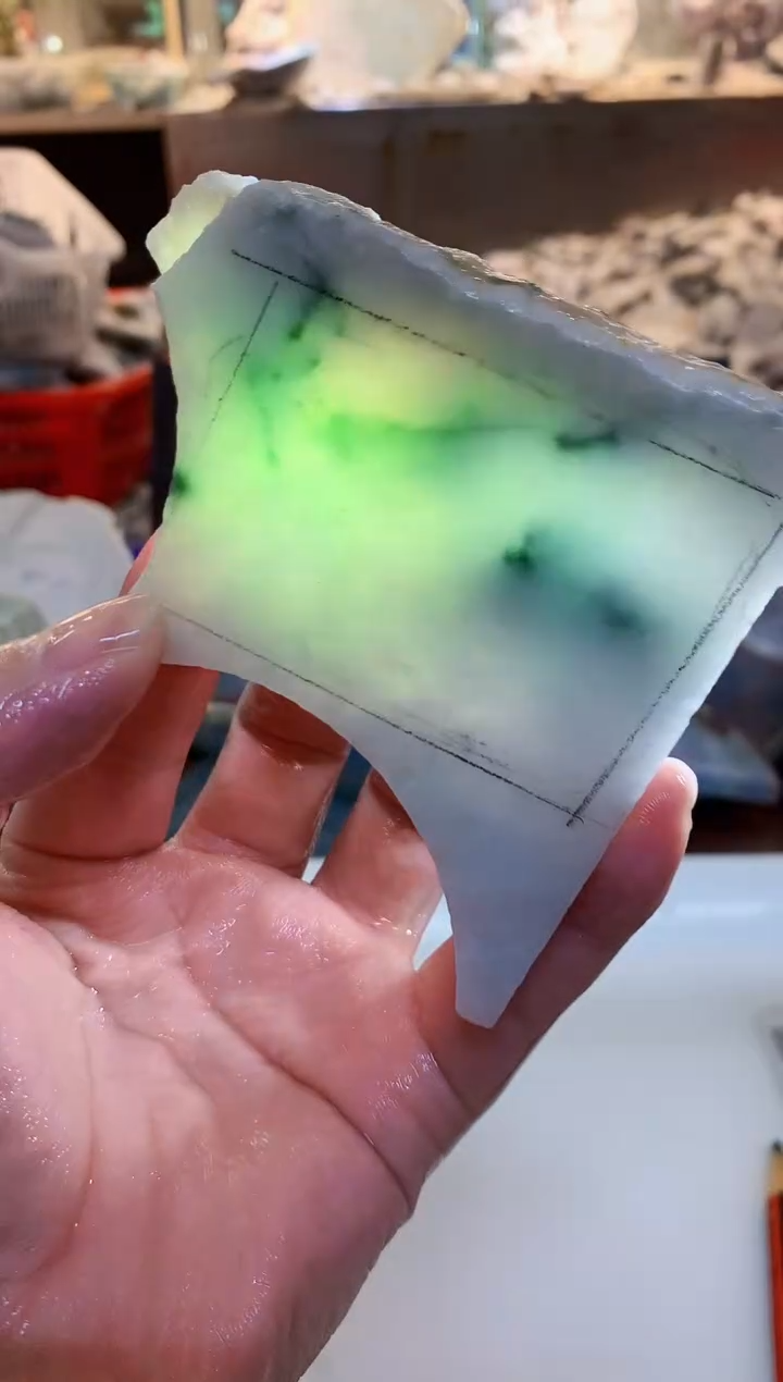 翡翠裸石0朱0翡翠珠宝960