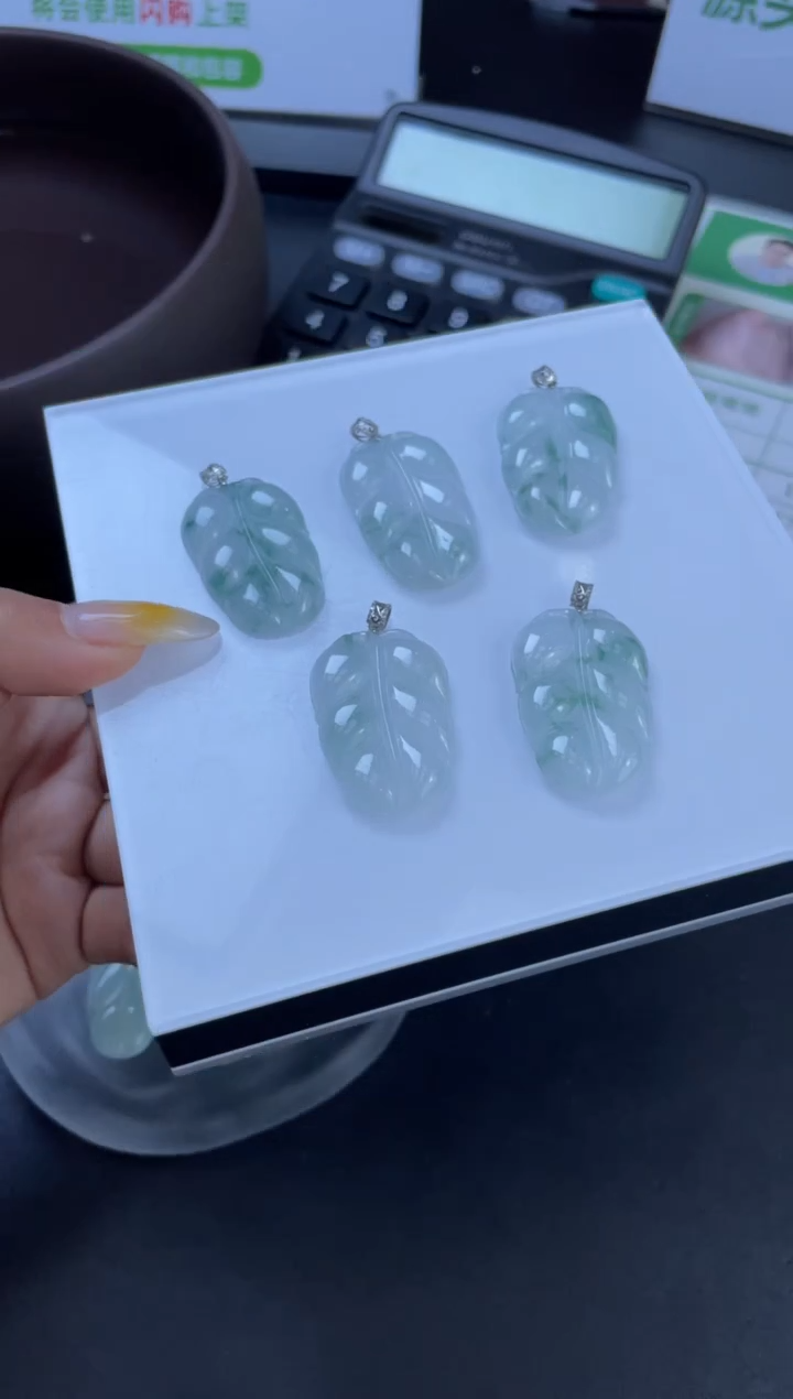 【闪购商品】翡翠颈饰18K金镶嵌W008-22689多样性发一