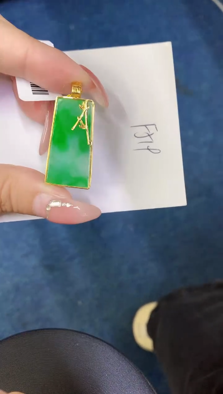 【闪购商品】翡翠颈饰18K金镶嵌000000000000