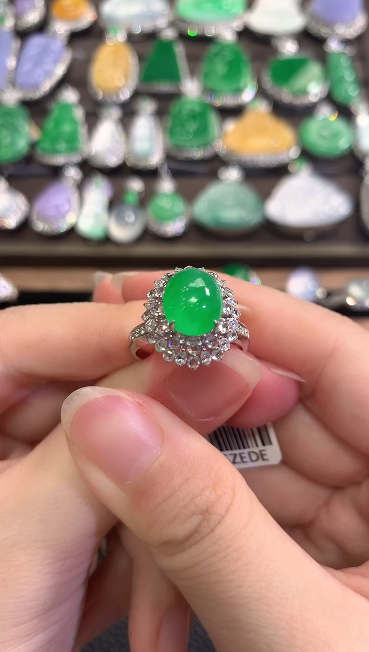 18K金镶嵌戒指翡翠春日珠宝 C45