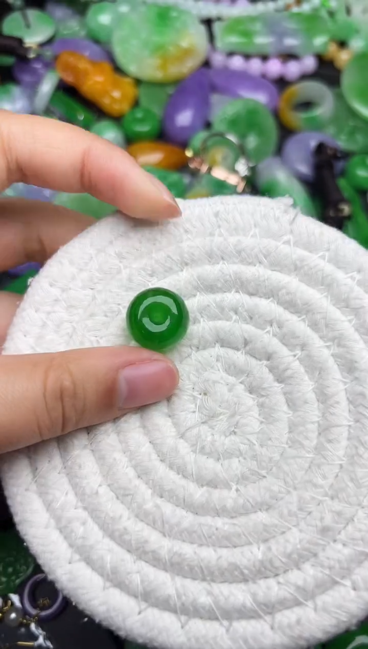 颈饰未镶嵌翡翠缅甸翡翠吊坠