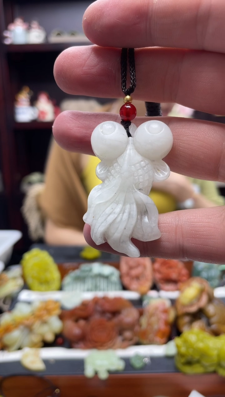 岫玉未镶嵌吊坠·