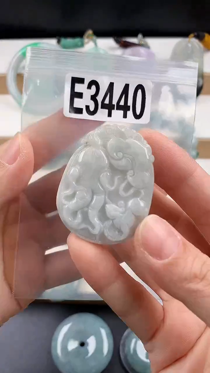 颈饰未镶嵌翡翠天然翡翠吊坠挂件