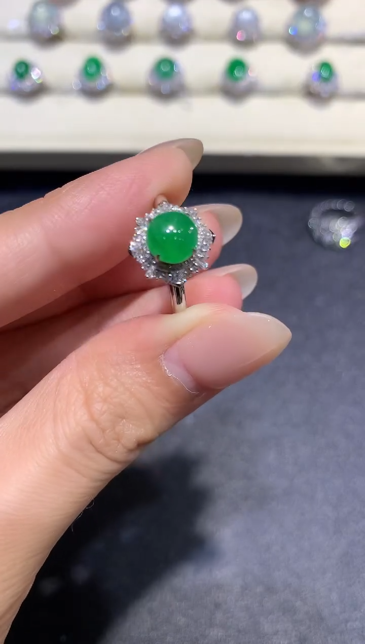 【闪购商品】翡翠戒指18K金镶嵌a115         