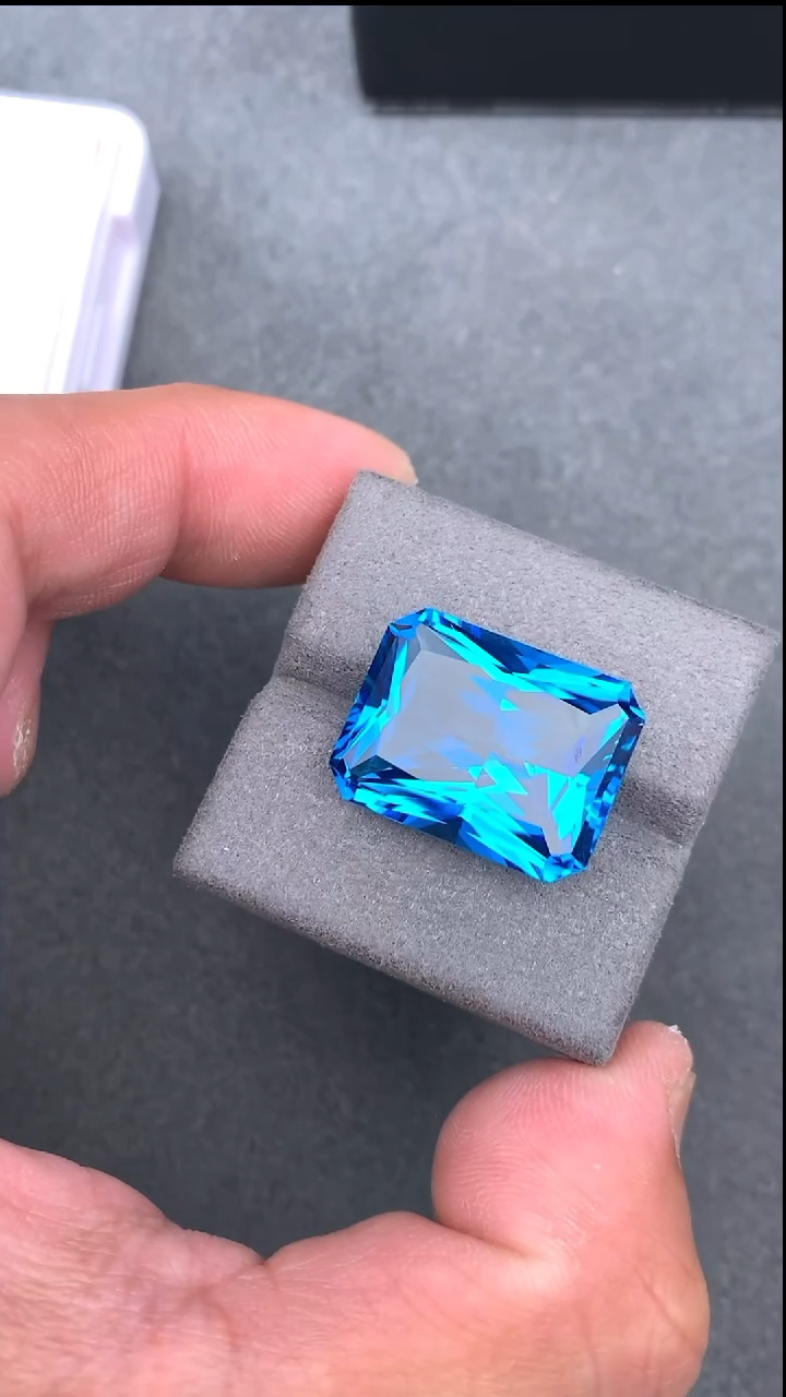 【闪购商品】托帕石裸石未镶嵌31.08克拉