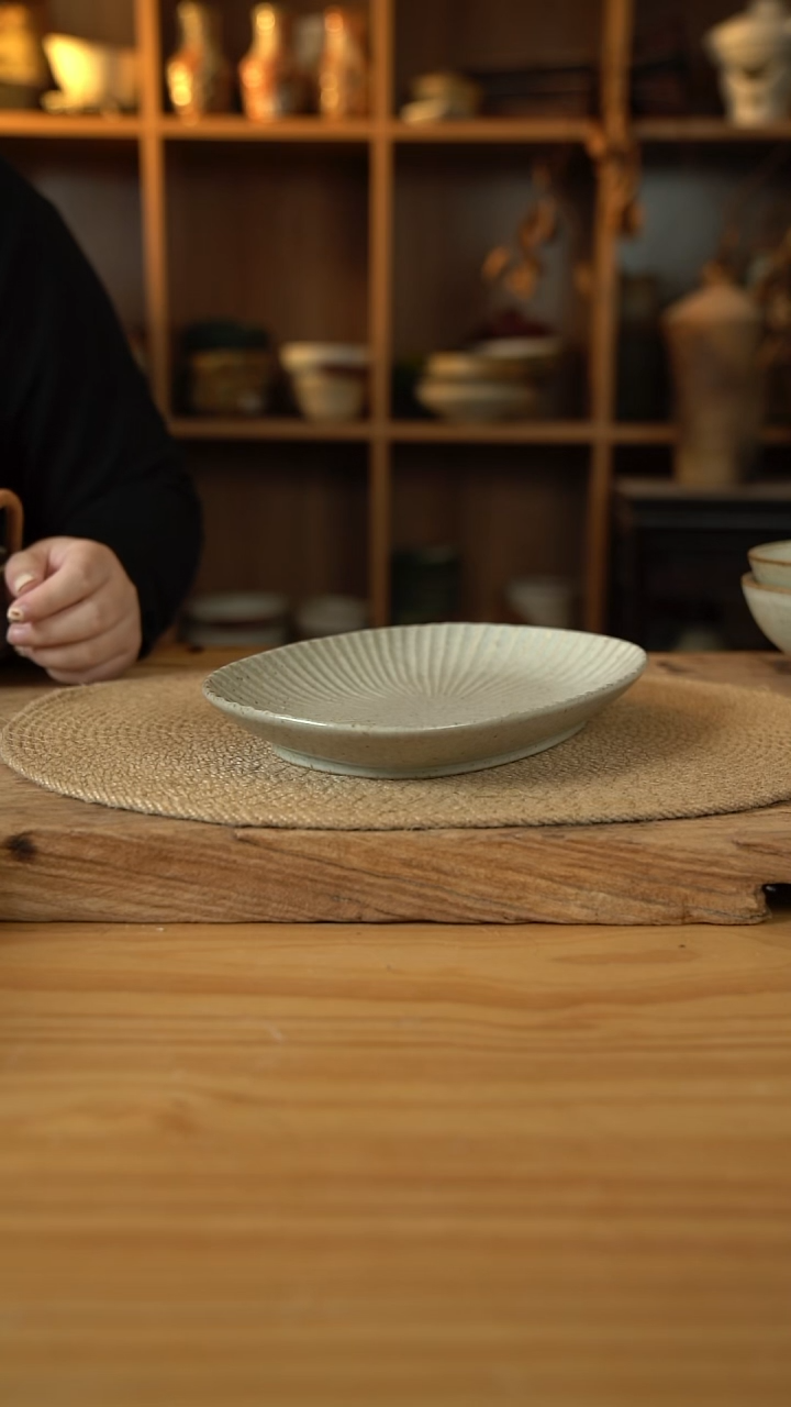 福利奶奶系列的9英寸菊花椭圆鱼盘1个（浅色）