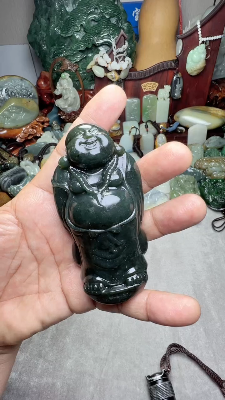 和田玉未镶嵌把件-