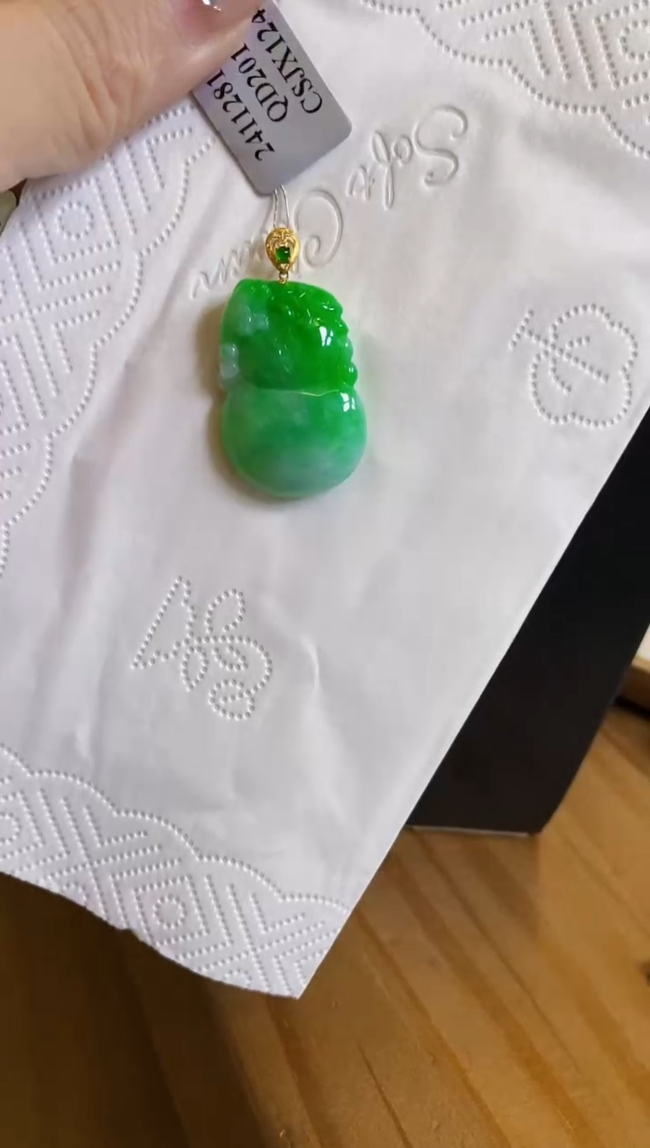 【闪购商品】翡翠颈饰未镶嵌葫芦