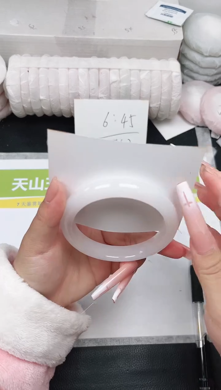 未镶嵌手镯石英质玉55-54