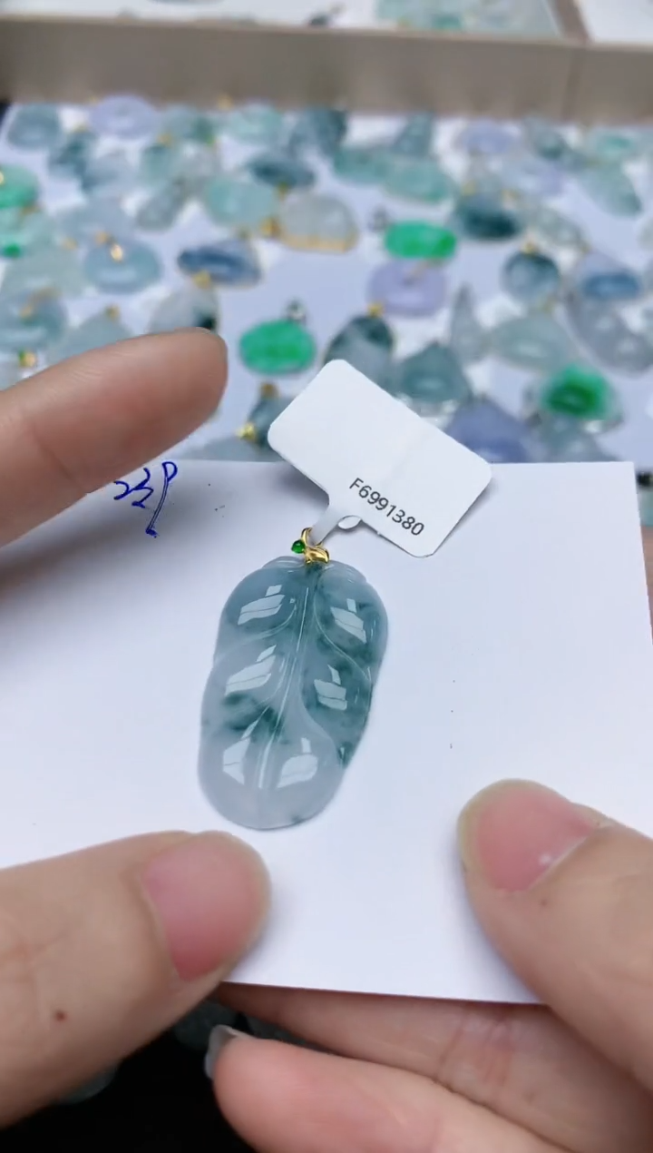 【闪购商品】翡翠颈饰18K金镶嵌天然翡翠A货    139