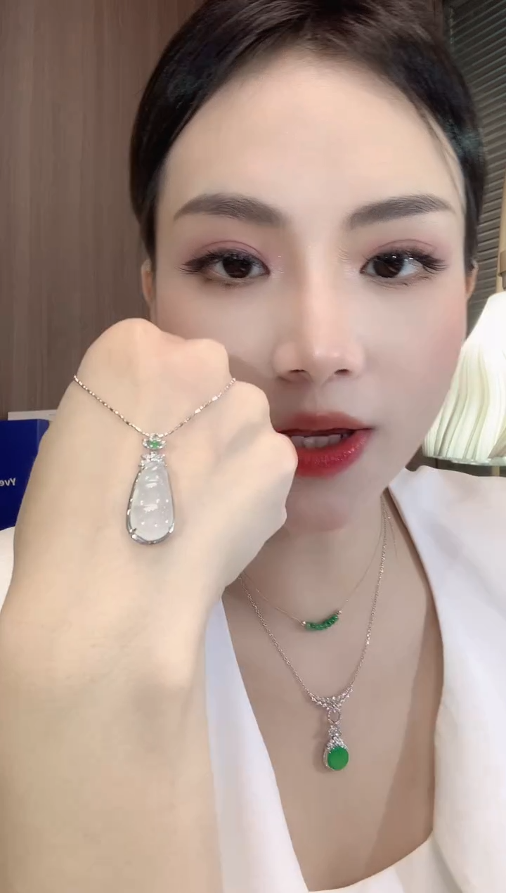 翡翠18K金镶嵌吊坠(不含链)A2