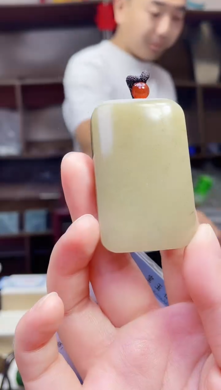 和田玉未镶嵌颈饰1