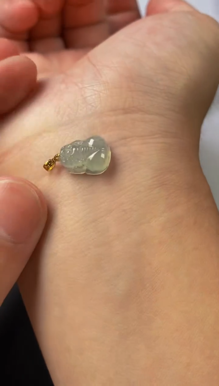 翡翠18K金镶嵌颈饰天然A货翡翠